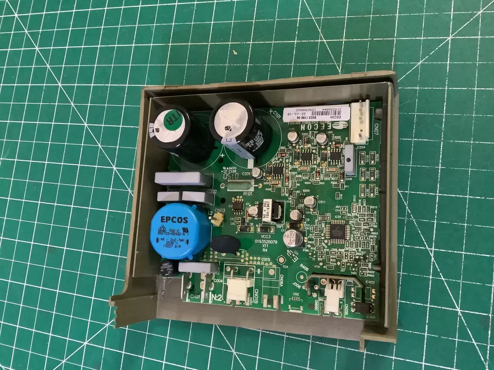 Bosch 519306044 Refrigerator Control Board AZ195946 | NR582