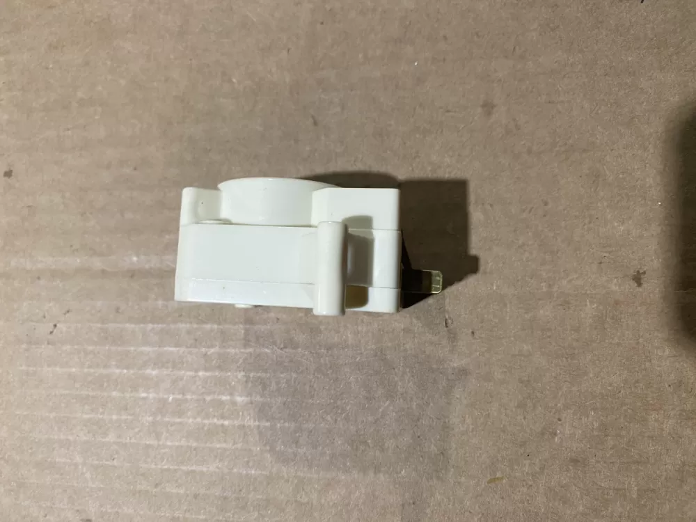Frigidaire Kenmore 215846604 Refrigerator Defrost Timer AZ78836 | BK1590