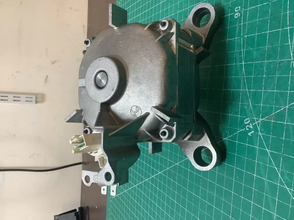 Bosch  00145836  8001015638  1BS6530-8AD Washer Drive Motor