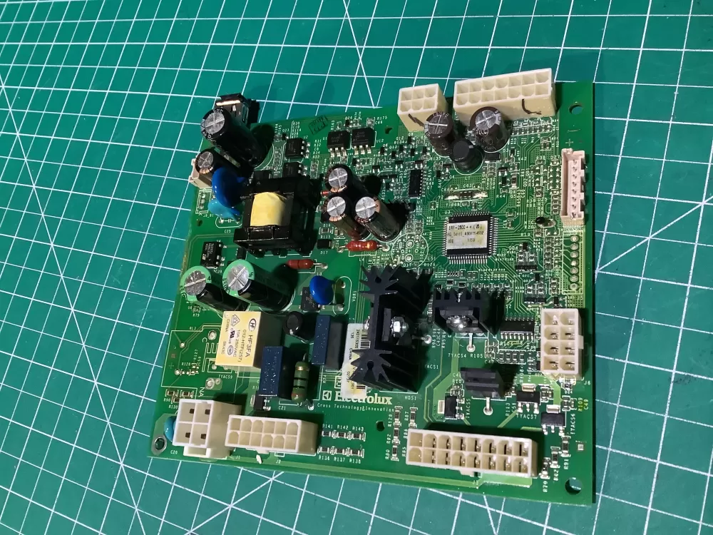 Frigidaire Kenmore AP5809303 Refrigerator Control Board Main AZ137059 | NR622