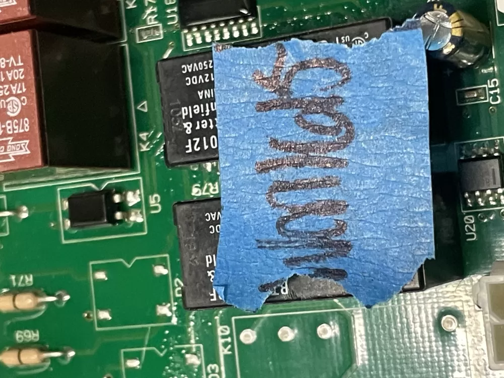 Whirlpool W10401830 Refrigerator Control Board AZ7702 | WM1615