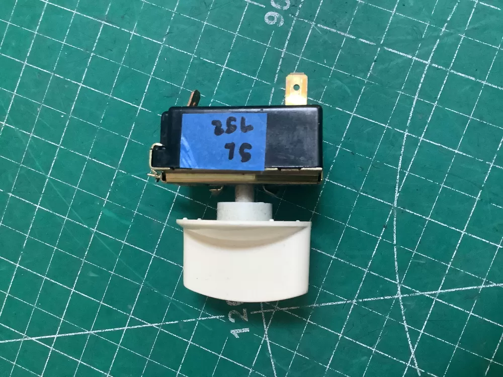GE 131795900 Dryer Switch Start AZ220743 | SLA152