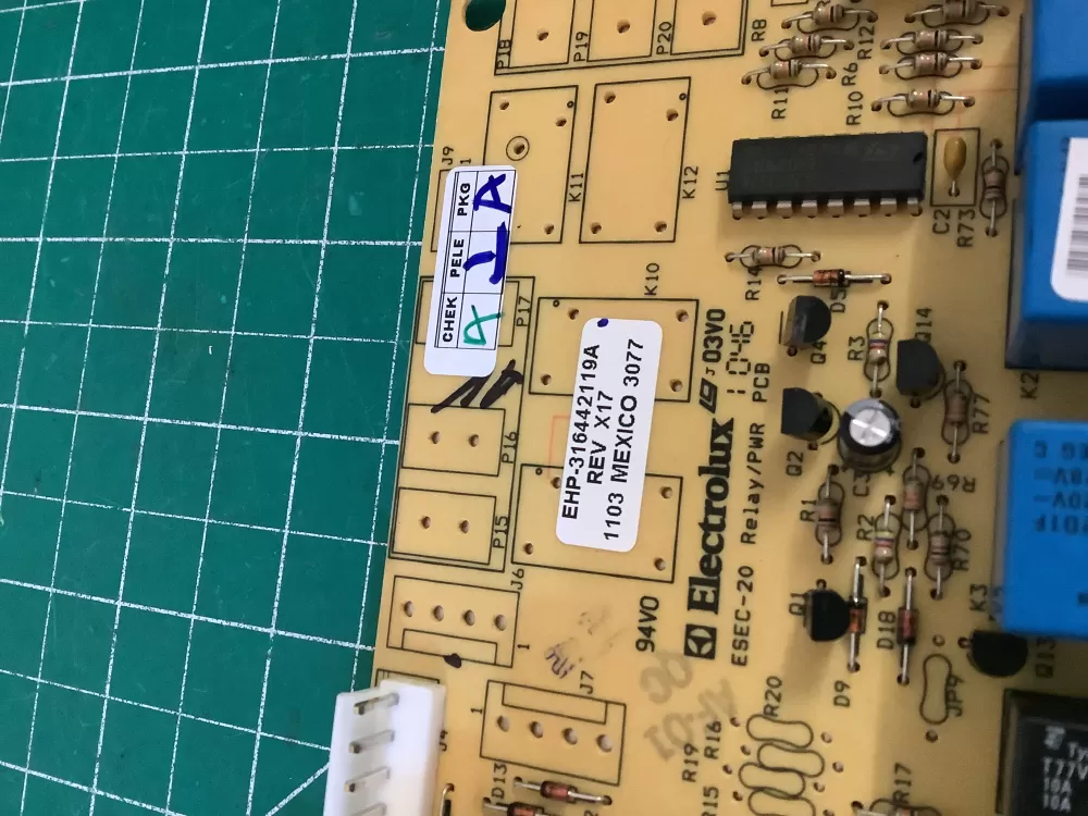 Frigidaire Kenmore 316442119A Range Control Board AZ187464 | NR2749