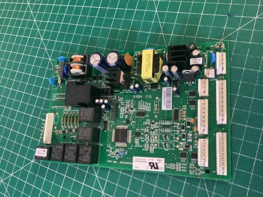 GE 225D4208G004 Refrigerator Main Control Board AZ208145 | NR67