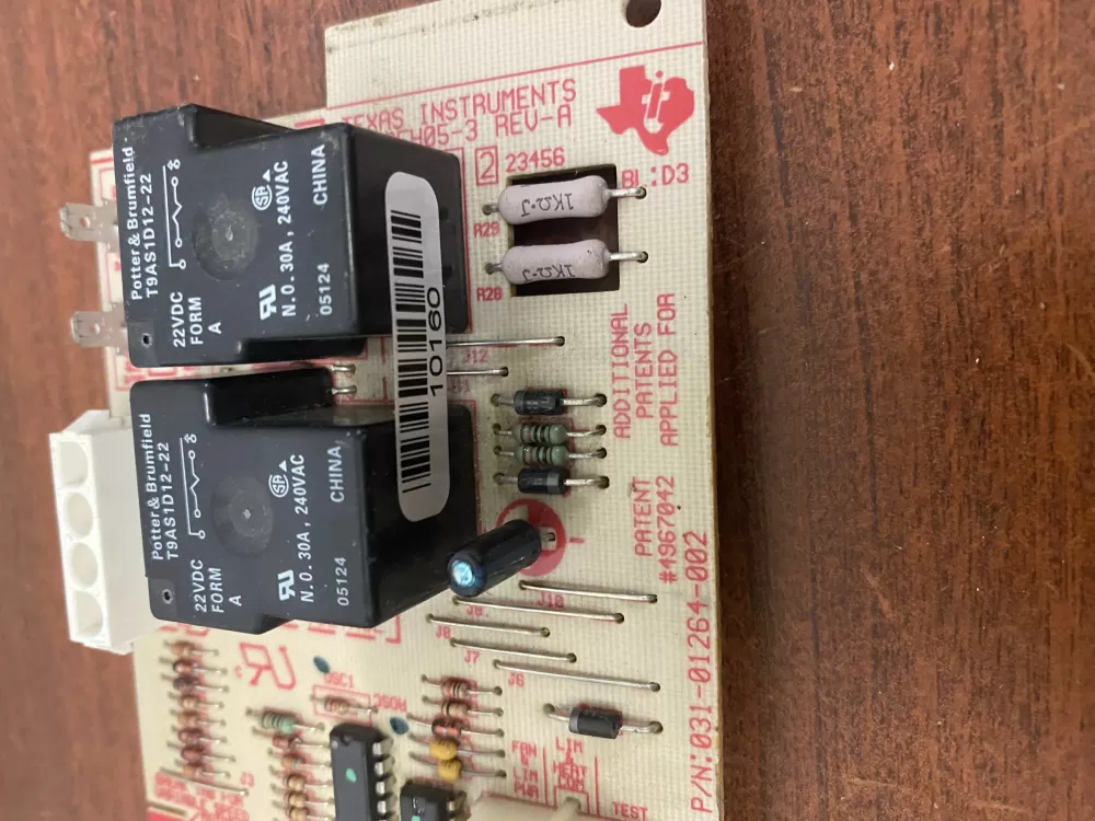 York Luxaire Coleman 031-01264-002 Furnace Control Board AZ45072 | BK1766