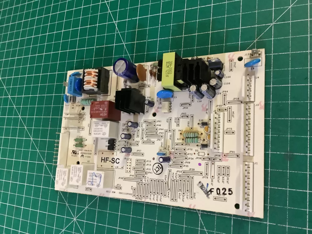 GE WR55X11072 Refrigerator Control Board AZ196337 | NR305