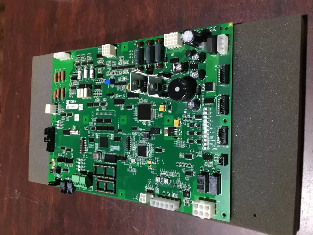 York 031 02506 001 Chiller Control Board AZ78639 | NRV611