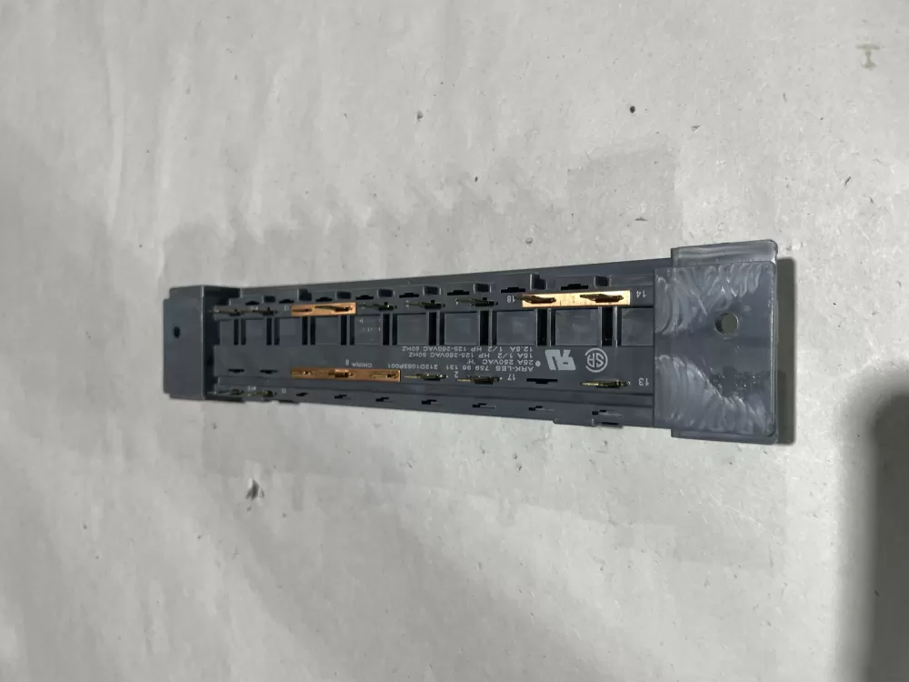 GE Fisher & Paykel 212D1063P001 WE4M348 Dryer Switch AZ153441 | Wm2499