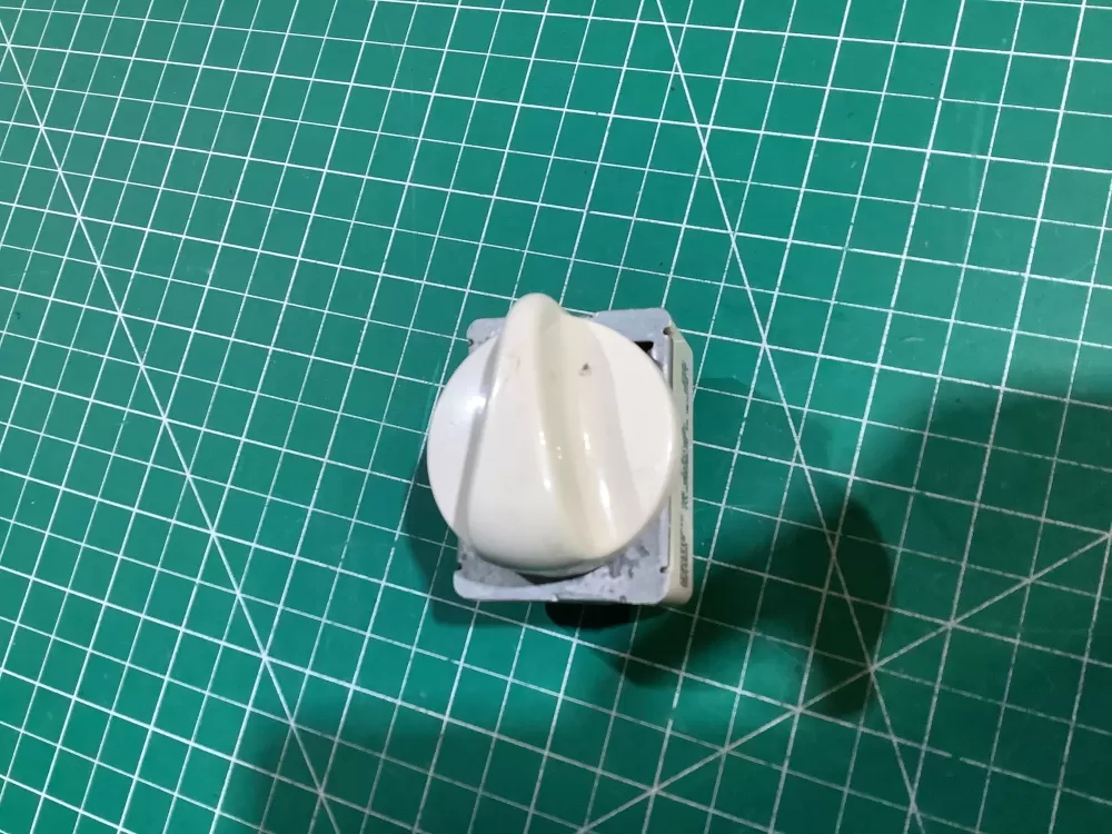 GE  Kenmore  Hotpoint 164D1816P10 Oven Switch Infinite