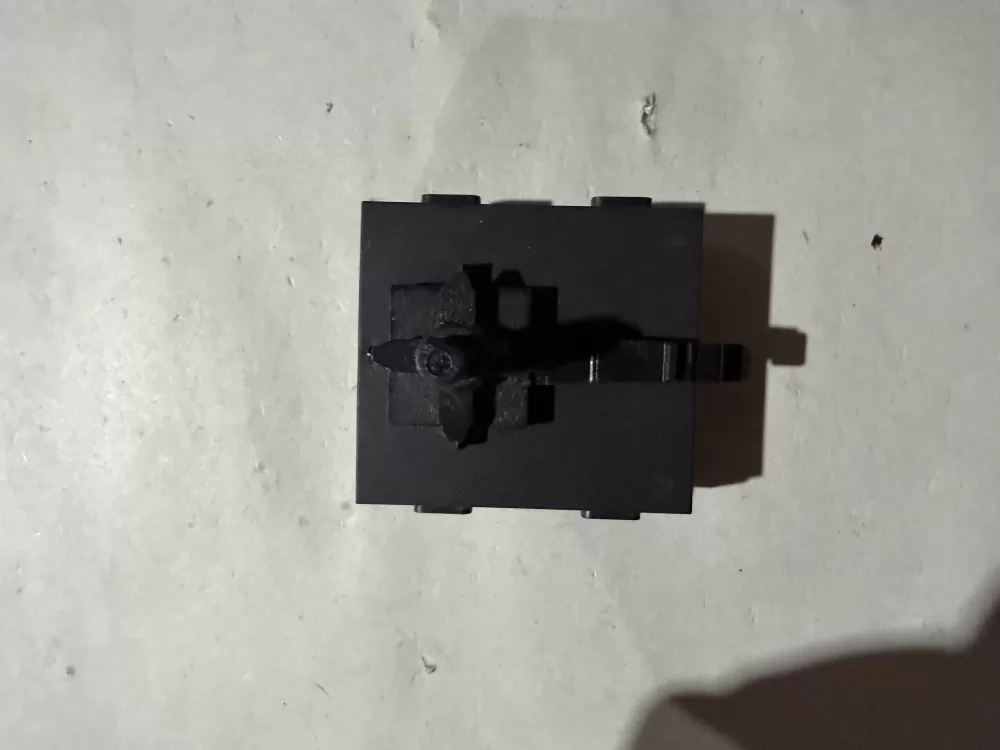 Maytag Whirlpool 8577786 Washer Inglis Control Board Switch AZ228336 | KM199