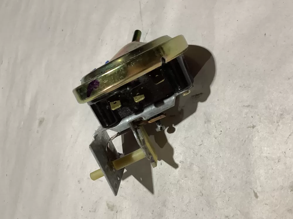 Frigidaire 2 Washer Water Level Pressure Switch AZ123095 | Sl204