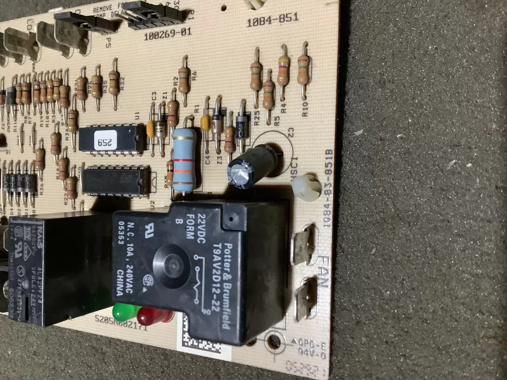 Lennox Armstrong 100269-01 1084-851 1084-83-851B Control Board AZ110561 | NR242