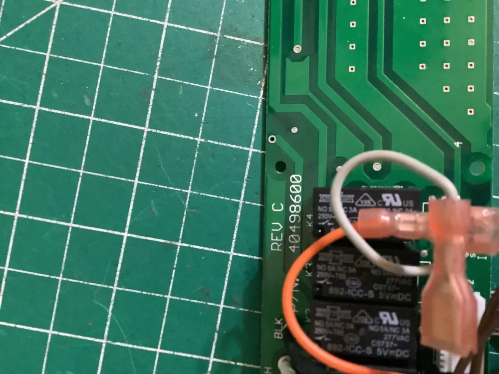 Frigidaire 40498600 Refrigerator Control Board Dispenser AZ170640 | NR2611