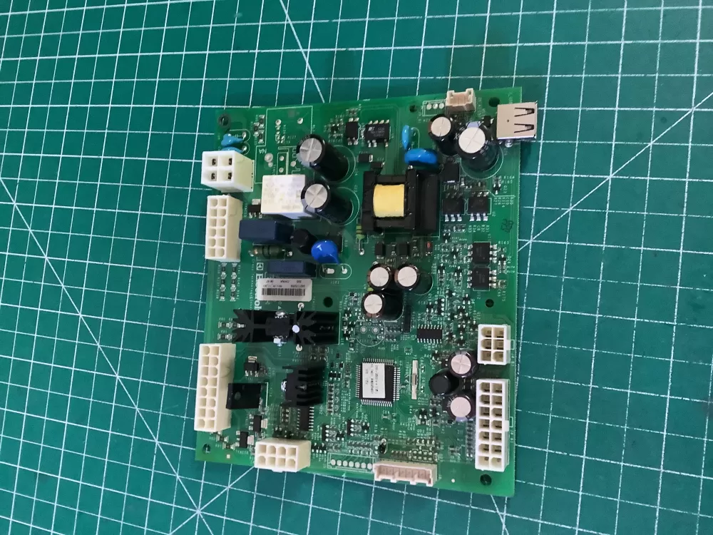 Frigidaire 242115359 Refrigerator Control Board Circuit AZ196266 | NR305