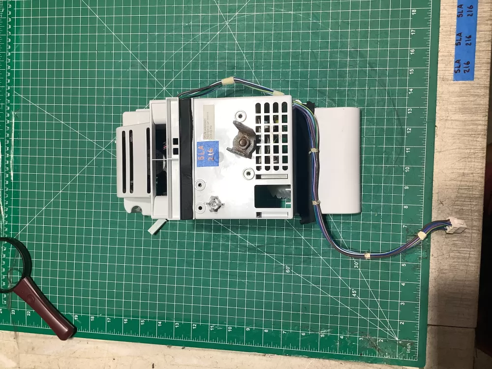  Frigidaire Refrigerator Ice Maker Motor Assembly 242095601 AZ147582 | SL216
