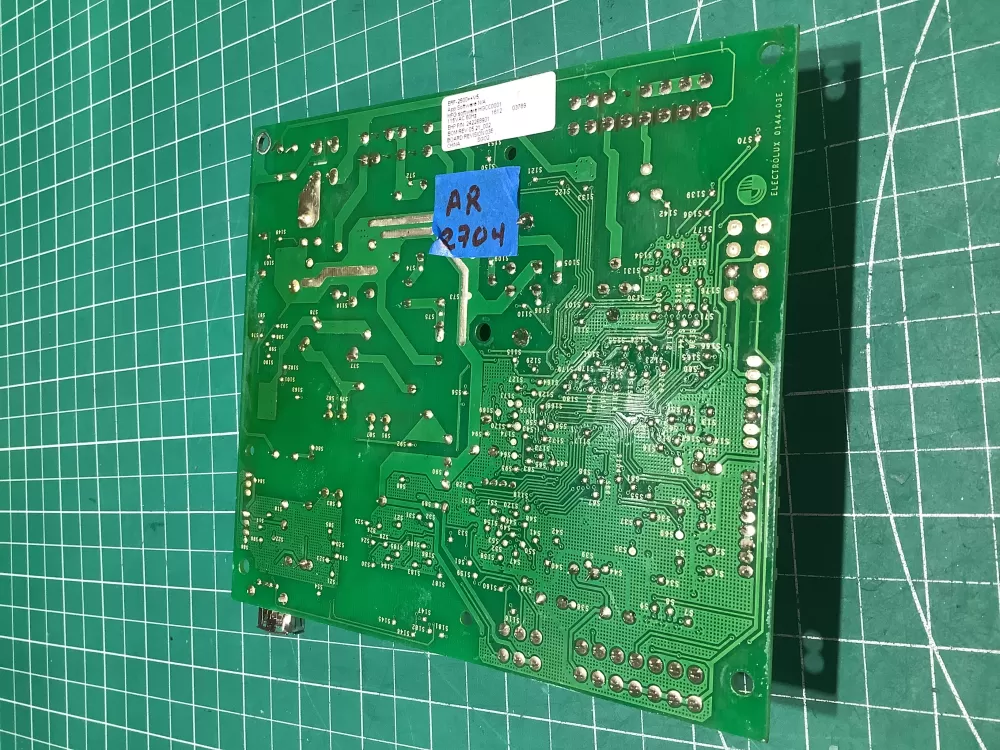 Frigidaire 5304497976 Refrigerator Main Control Board AZ183538 | AR2704