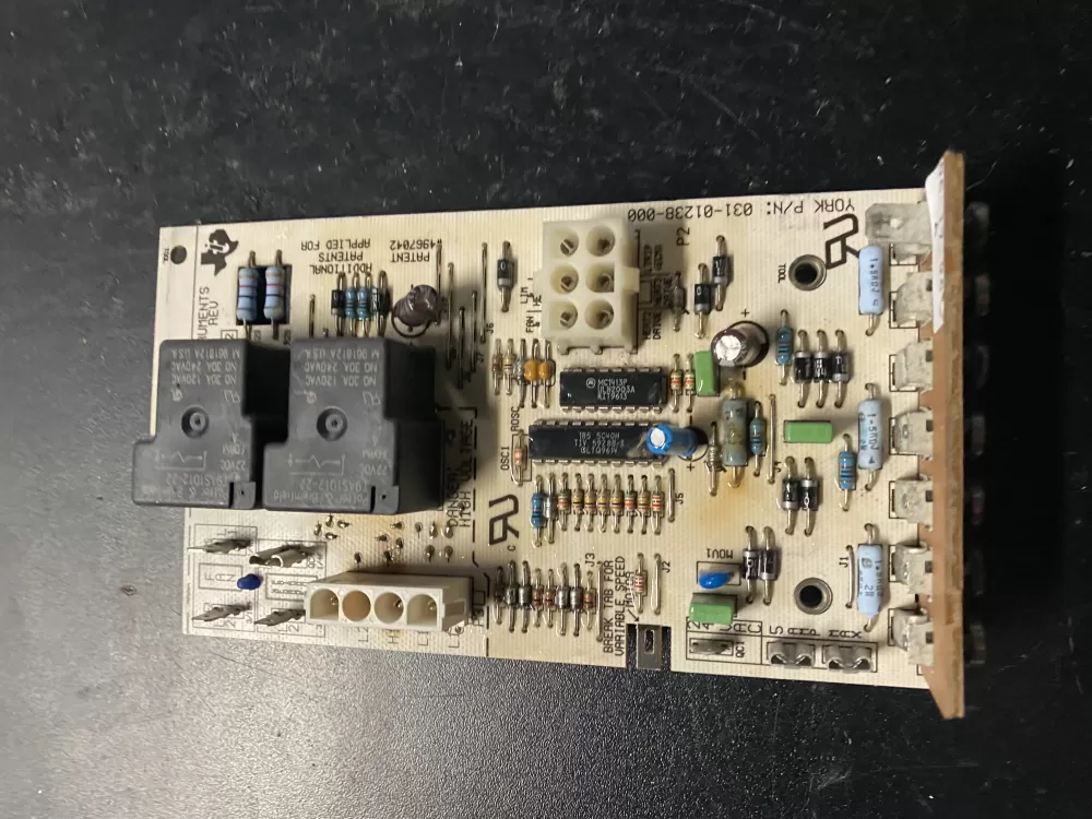 031-01238-000 Furnace Oem York Coleman Luxaire Cman  Control Board AZ123 | BK899