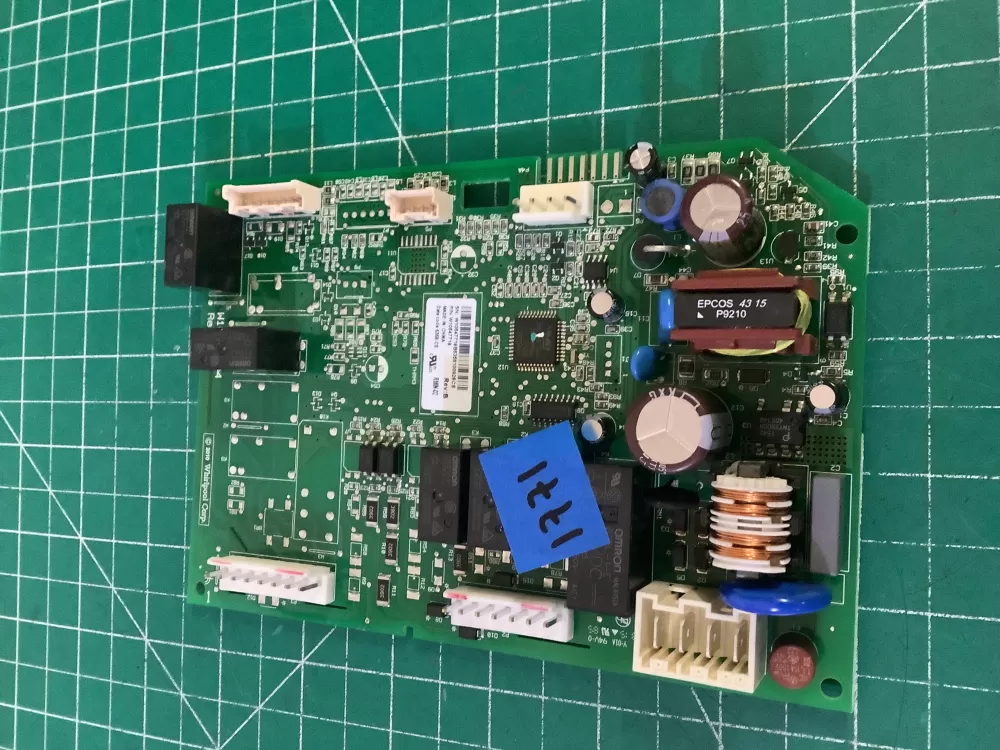 Whirlpool Maytag W10547719 Refrigerator Control Board AZ209955 | NR1771