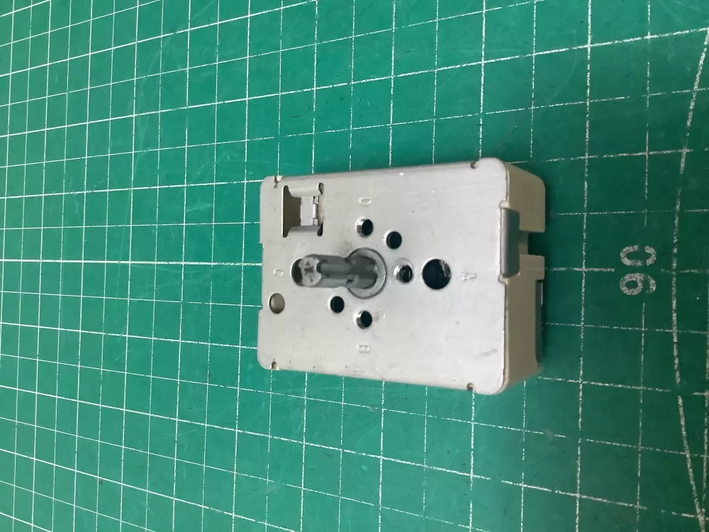 GE  Whirlpool 811612 Range Surface Burner Control Switch
