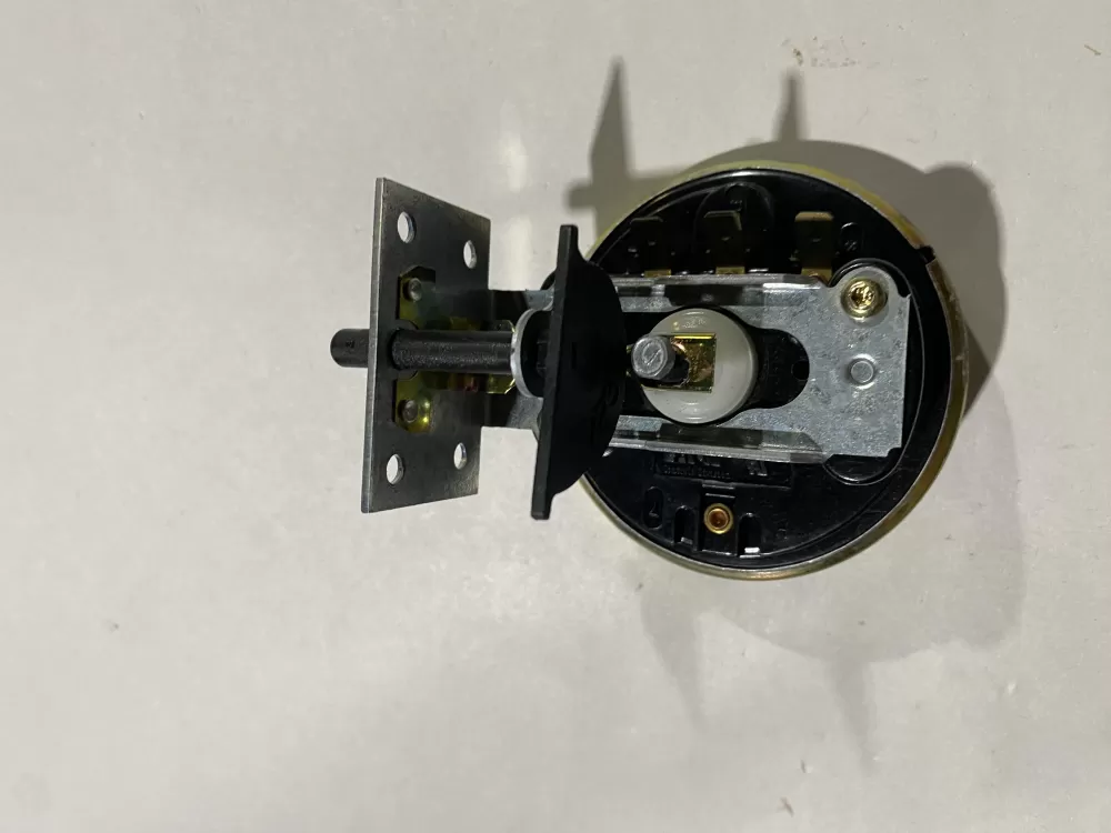 WATER LEVEL PRESSURE SENSOR SWITCH WHIRLPOOL WASHER 738-684-2 AZ141398 | BK1675