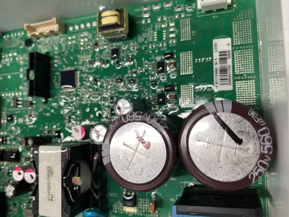 Whirlpool W11124692 Refrigerator Control Board AZ8418 | BKV190