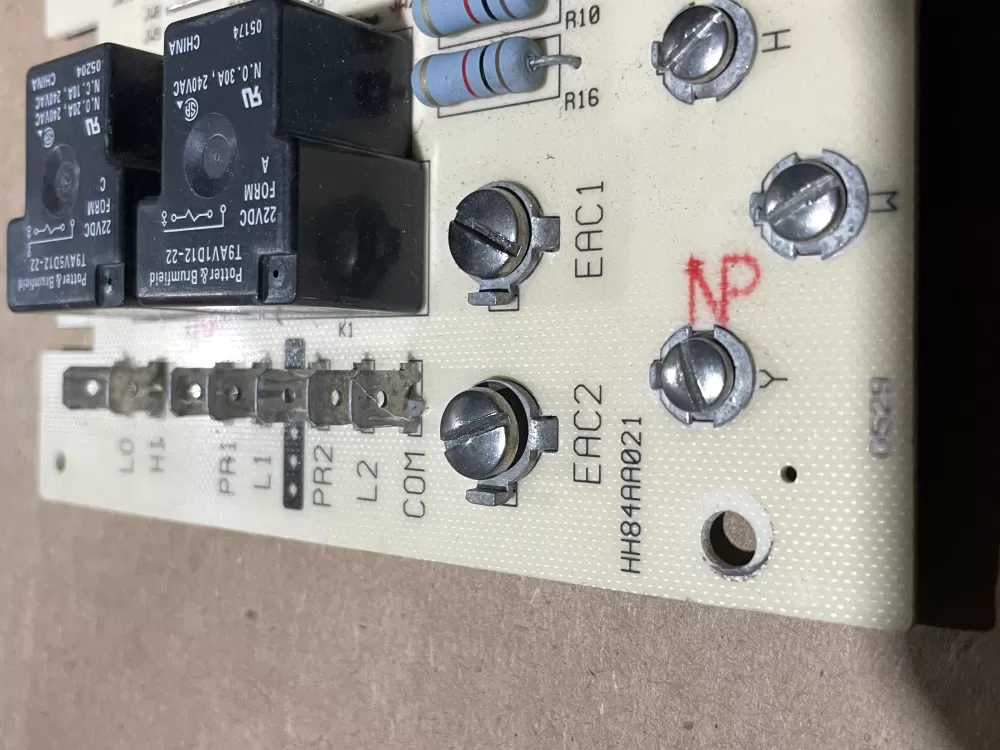 Carrier Bryant HH84AA021 Furnace Control Board AZ73461 | Wm803