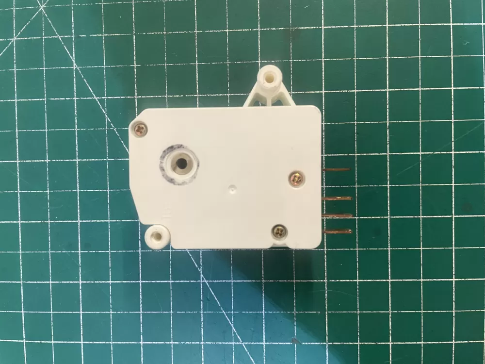 GE 162D6022P19 WR090520 Refrigerator Defrost Timer AZ194249 | KM1584