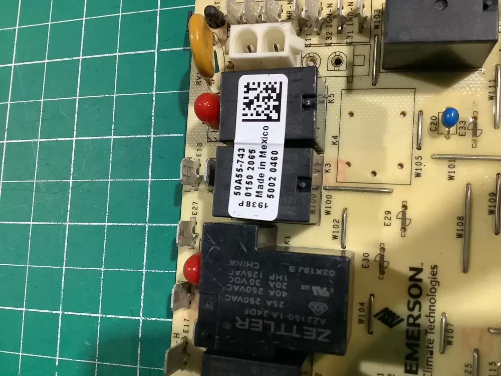 Emerson Trane 50a55 743 01502065 Furnace Control Board AZ161483 | NR17
