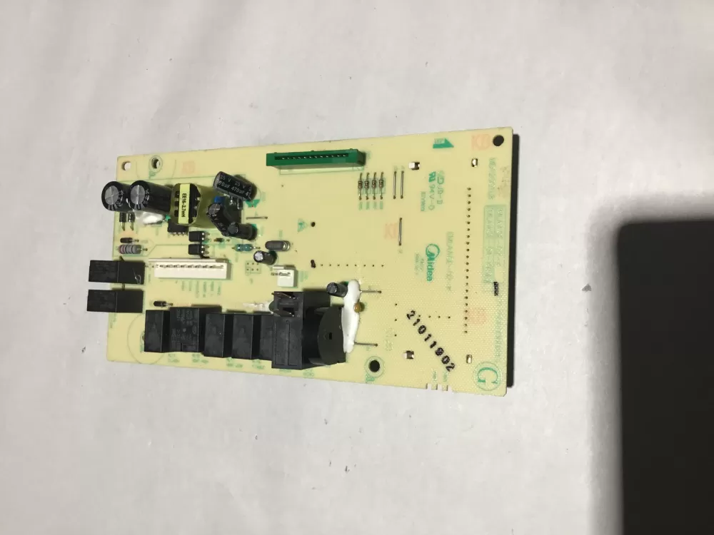 GE MD12001LB EMLAAGE-04-K 17170000008243 Microwave Control # AZ167807 | BG628
