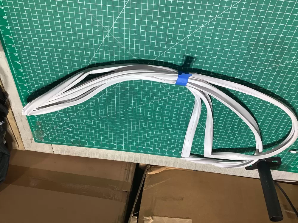 SubZero Refrigerator Door Gasket 7010585 AZ151845 | SL258