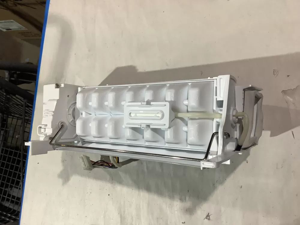 LG AEQ73110219 Refrigerator Ice Maker