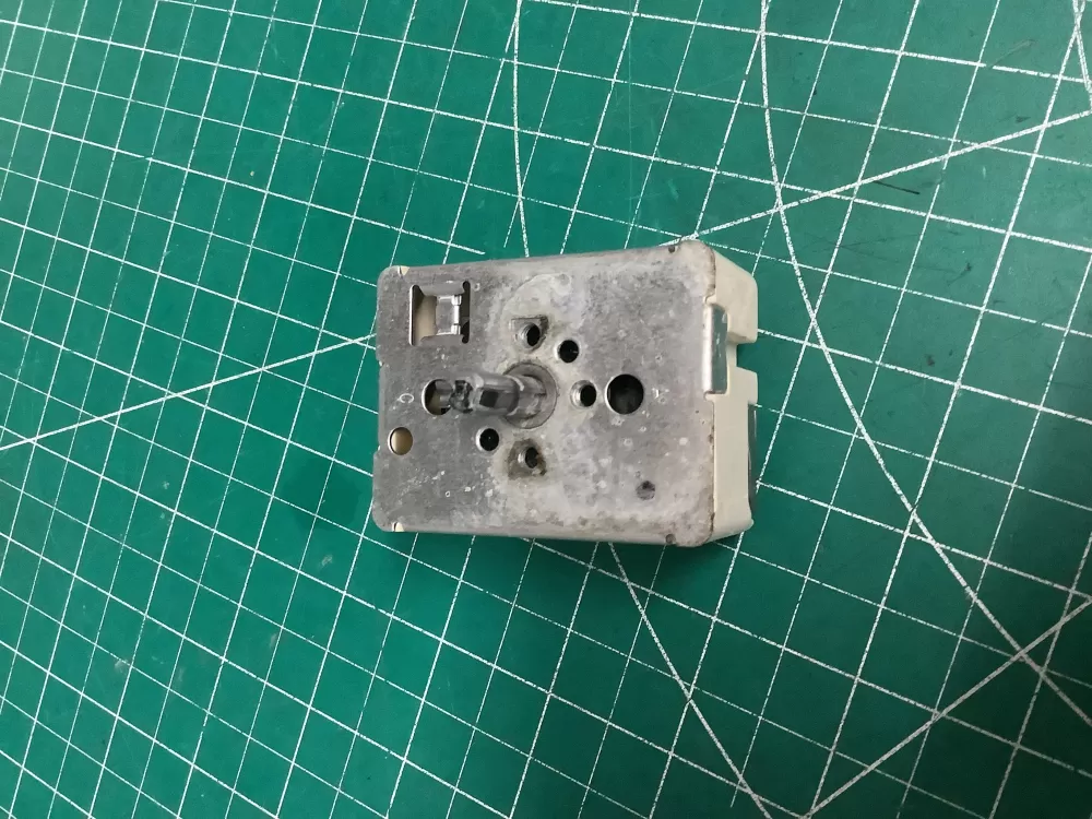 GE  Hotpoint  General Electric 164D1816P08 Range Switch Infinite