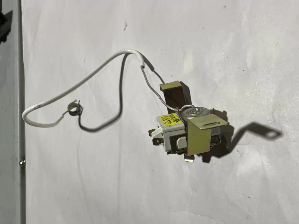 Kenmore  Maytag  Whirlpool 2201076 Refrigerator Thermostat