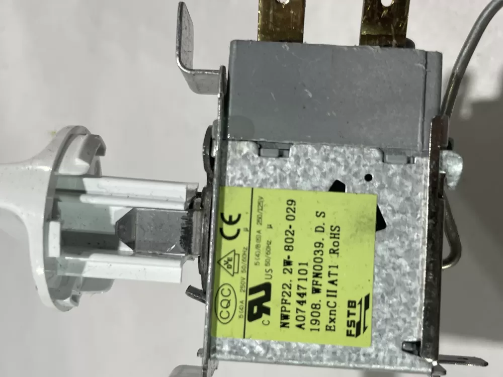 Frigidaire A07447101 Refrigerator Temp Control Thermostat AZ149635 | Wm827