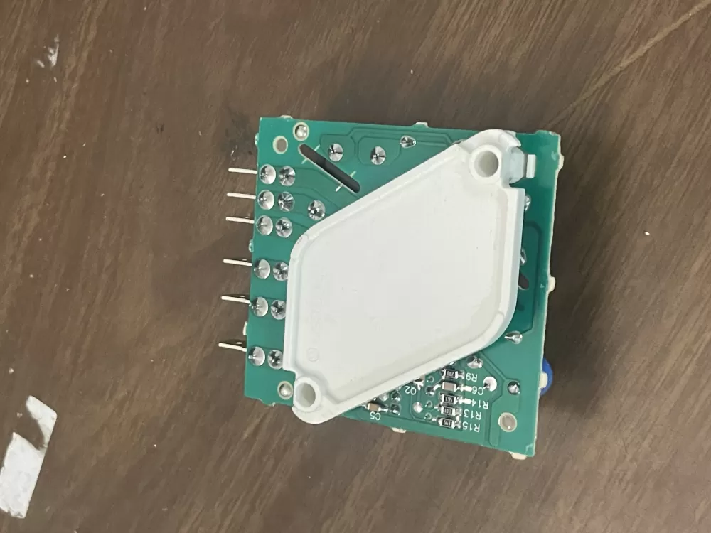 Crosley  Estate  Inglis  Kenmore  Kitchen Aid  Maytag  Roper  Whirlpool 2213100  2213473  2302564  2303826  2304099  6105013  WP2304099 Refrigerator Control Board