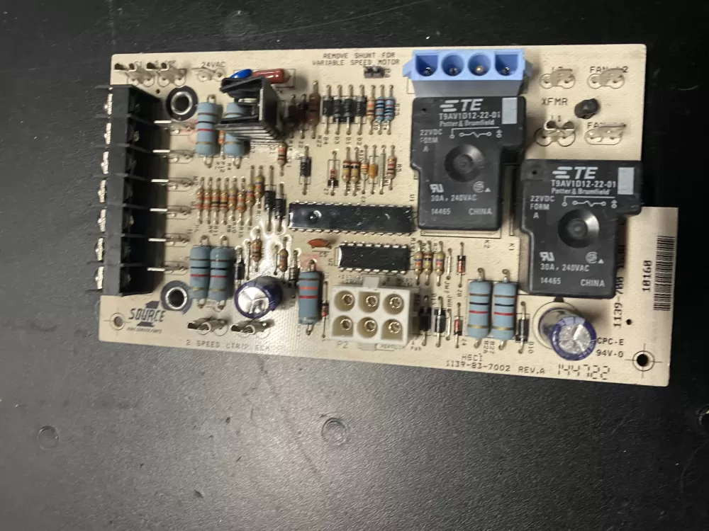 York  Coleman 1139-700 1139-83-7002 10160 Furnace Control Board