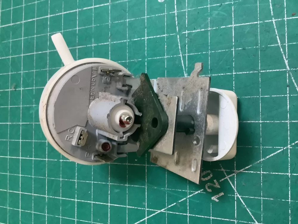 Crosley  Electrolux  Frigidaire  Gibson  Kenmore  White Westinghouse 131692000 131692100 134422700 Washer Water Level Pressure Switch