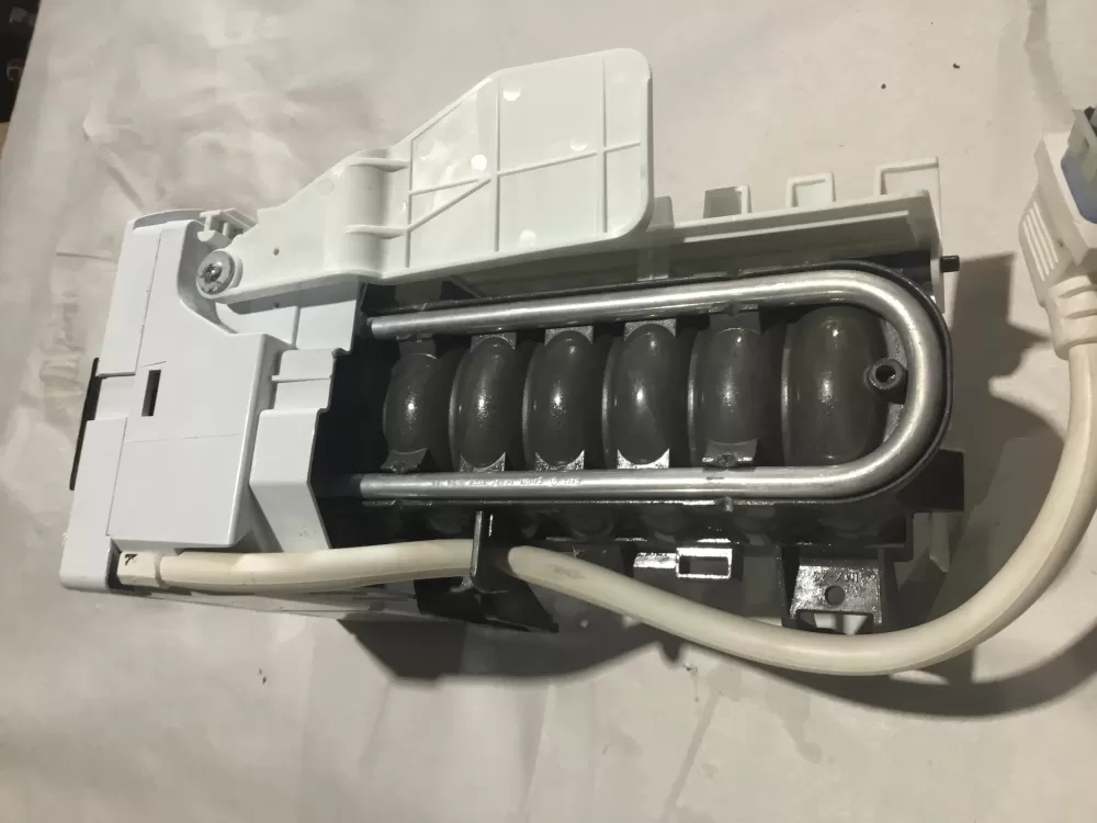 GE 197D7636G002 Wr30x10093 Refrigerator Ice Maker AZ99460 | Sl114
