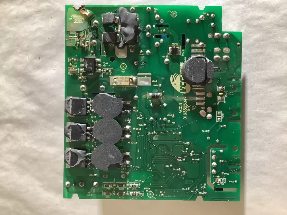 GE Refrigerator 219323010 Main Control Board AZ100017 | AV551