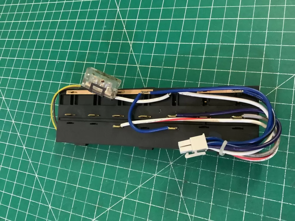 Whirlpool refrigerator dispenser control board AZ195942 | NR582