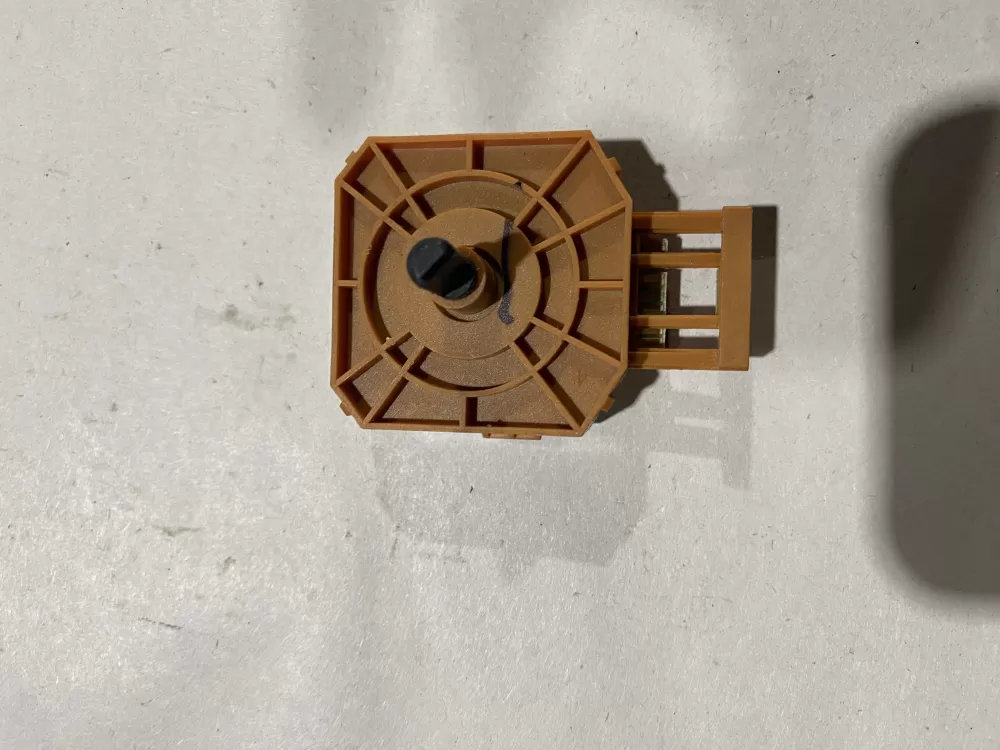 Kenmore  Frigidaire  Electrolux 137493300  AP5650536  2689023  PS5574046  EM3632-03 Washer Control Switch