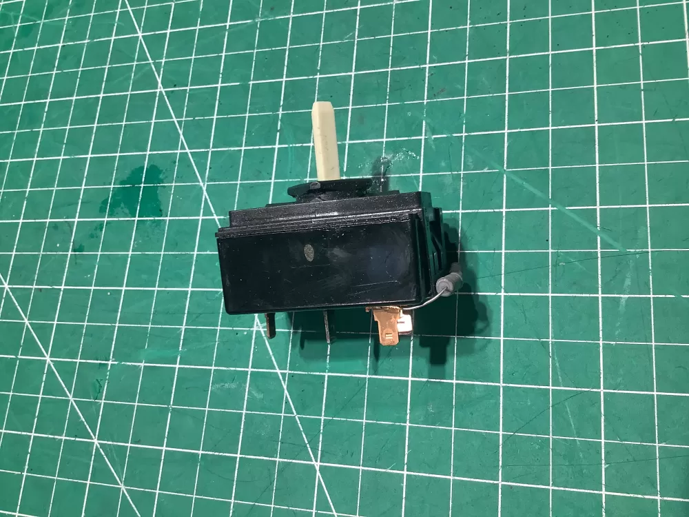 Maytag Whirlpool 8578352 Dryer Temperature Switch AZ142472 | SL270