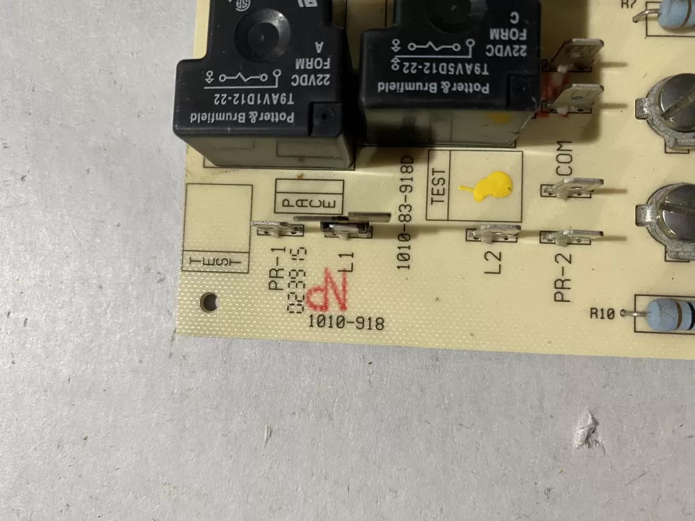 Carrier Bryant 1010-83-918D Furnace Control Board AZ193725 | BK574