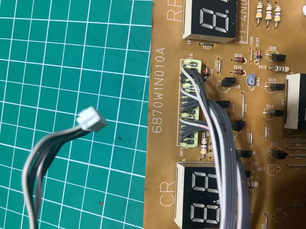 LG 6870W1N010A 6871w1n010f Range Control Board AZ168267 | BG660
