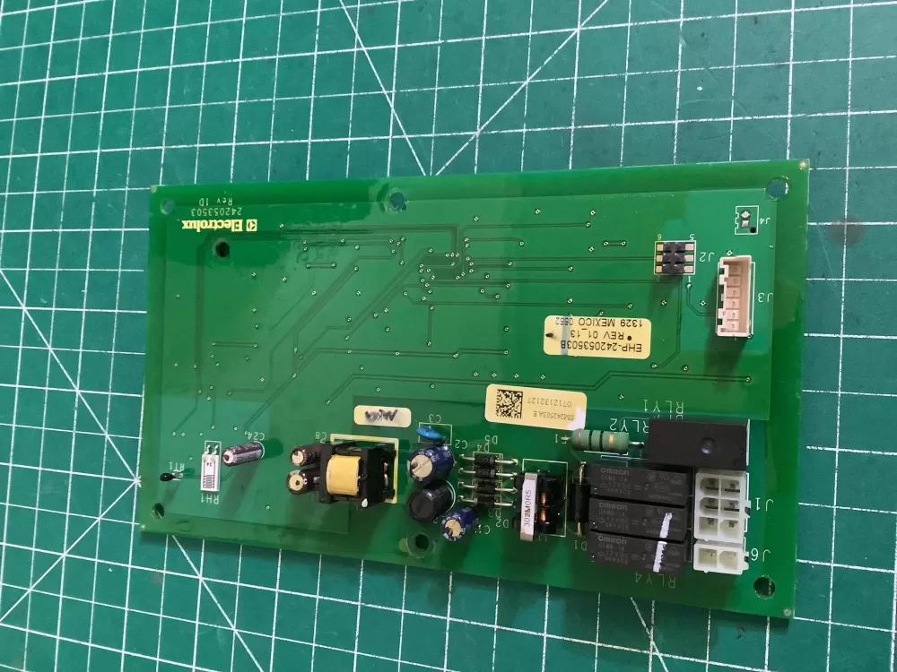 Frigidaire 242053503 AP4567227 Refrigerator Control Board  AZ173410 | NR2619