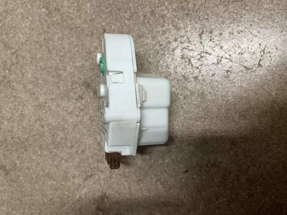 Whirlpool Kenmore W10822278 Refrigerator Defrost Timer AZ24030 | KM756