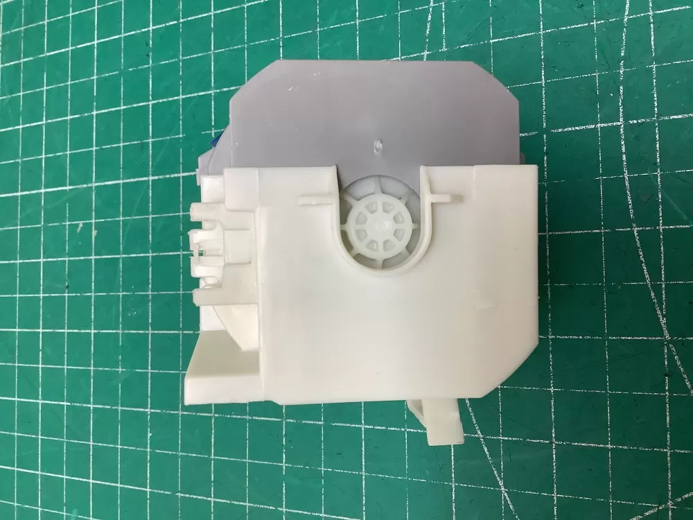 Bosch 9001533545  E319862  C186FC8033  1004-1  741.60001.02  136/24  1BS1607-8AA  IEC60335-1  E319862  9001.533.545 Dishwasher Circulation Pump Motor