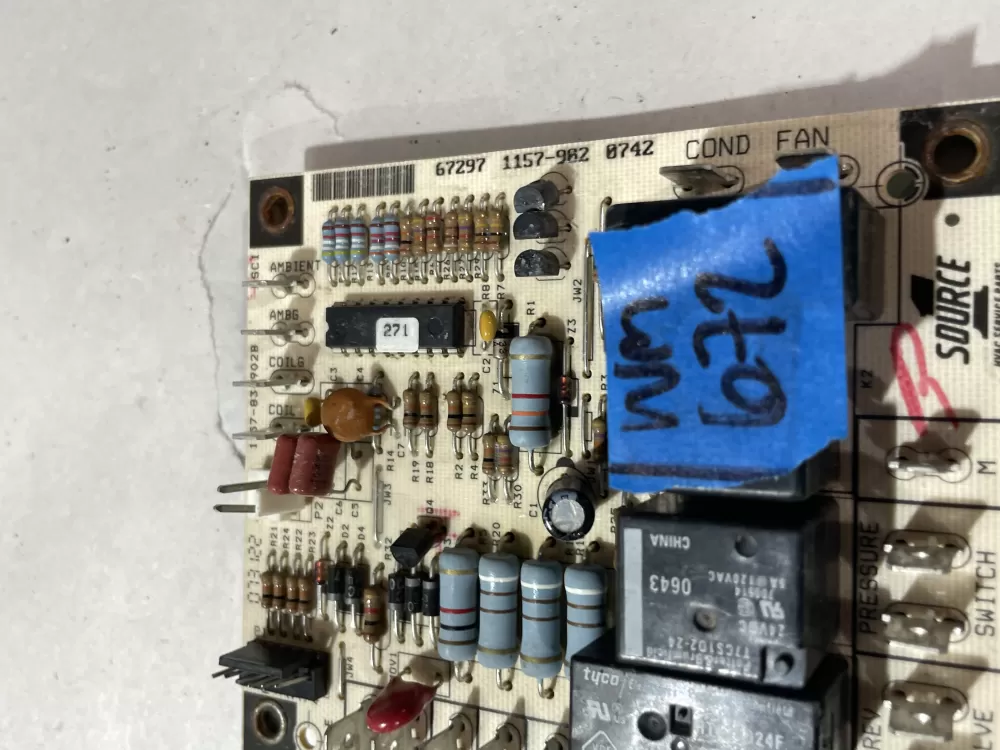 York Coleman 67297 1157-83-902B Defrost Control Board AZ205434 | Wm672