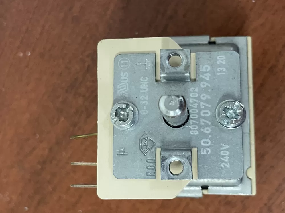 Frigidaire 807004702 5067079945 Range Control Board Switch AZ52699 | Wm1922