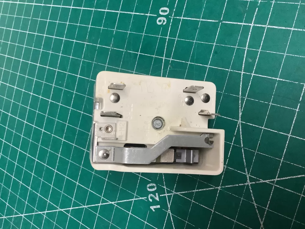 Whirlpool 9751364 Surface Element Switch AZ202157 | SL127